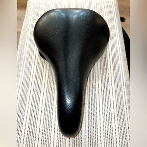 Velo narrow bike seat EUC